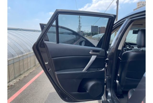 Mazda MAZDA3  第13張相片