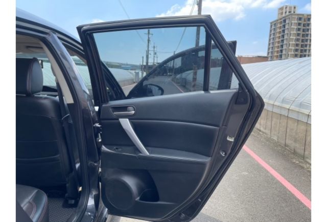 Mazda MAZDA3  第15張相片