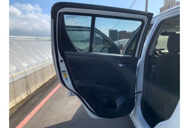 Suzuki SWIFT  第12張相片
