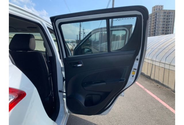 Suzuki SWIFT  第14張相片