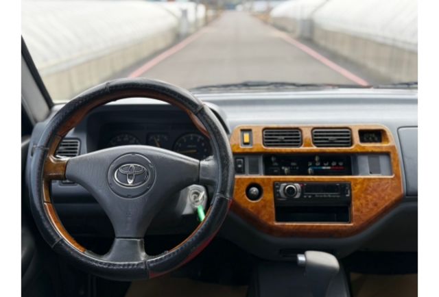 Toyota ZACE  第12張相片