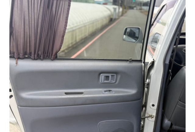 Toyota ZACE  第13張相片