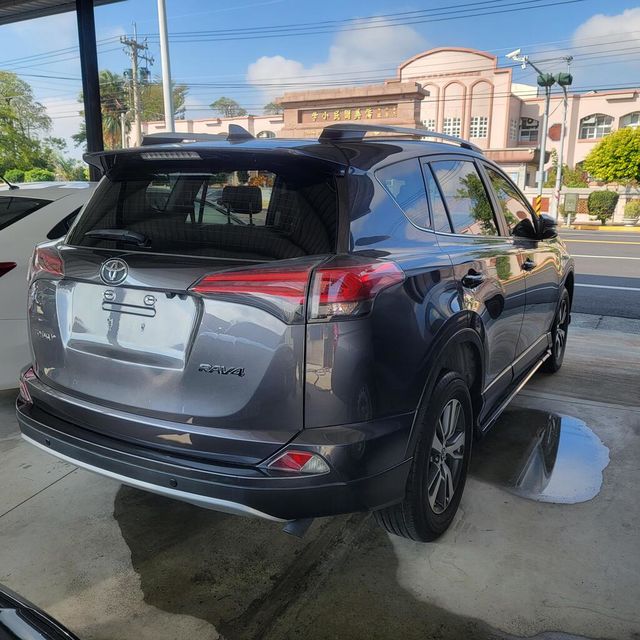 TOYOTA豐田 RAV4  第2張相片