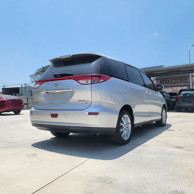 TOYOTA豐田 PREVIA  第2張相片