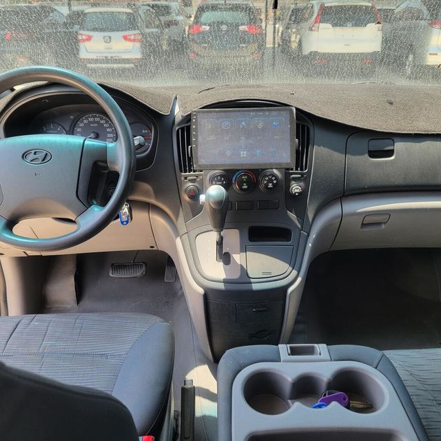 HYUNDAI現代 STAREX  第5張相片