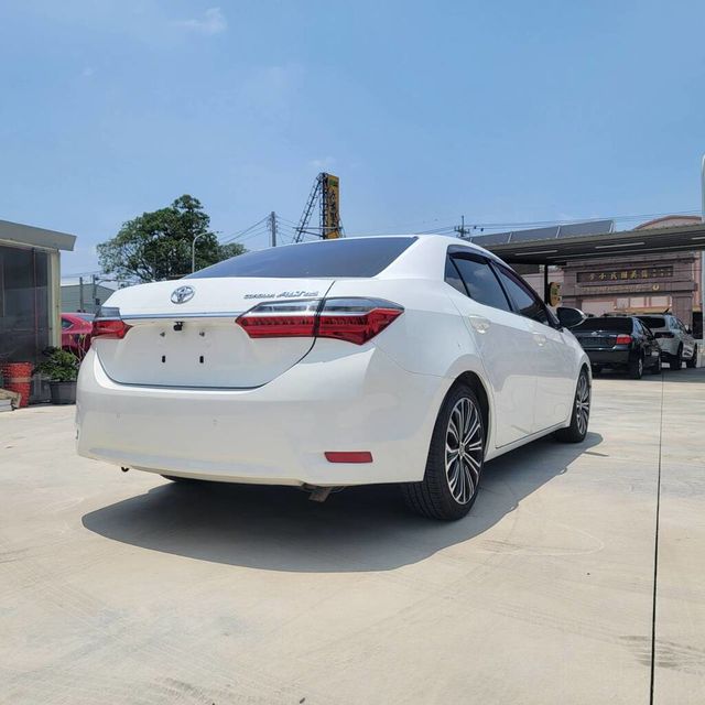 TOYOTA豐田 ALTIS  第2張相片