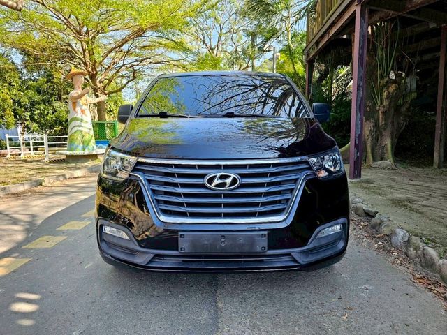 HYUNDAI現代 STAREX  第1張相片