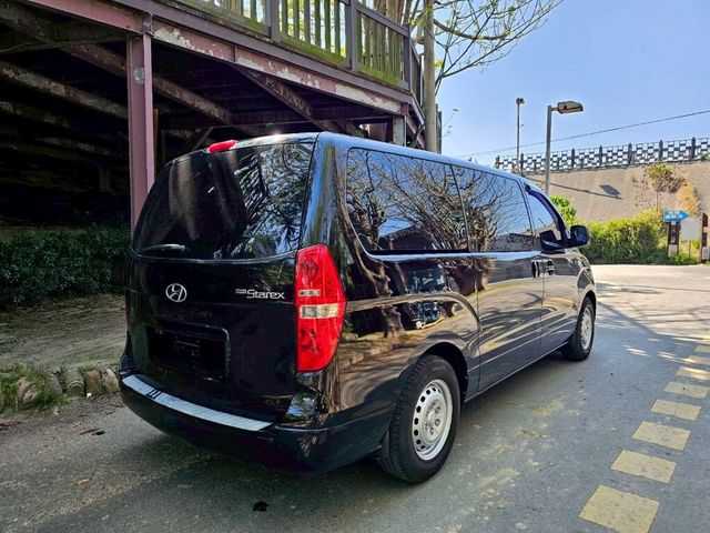 HYUNDAI現代 STAREX  第3張相片