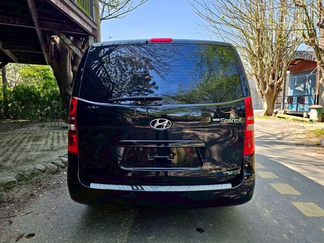 HYUNDAI現代 STAREX  第4張相片