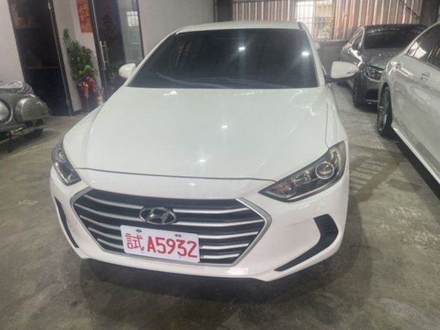 HYUNDAI現代 ELANTRA  第3張相片