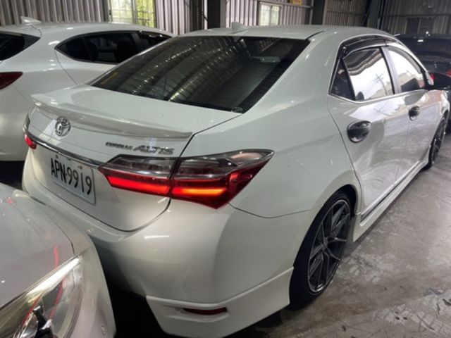 TOYOTA豐田 ALTIS  第2張相片
