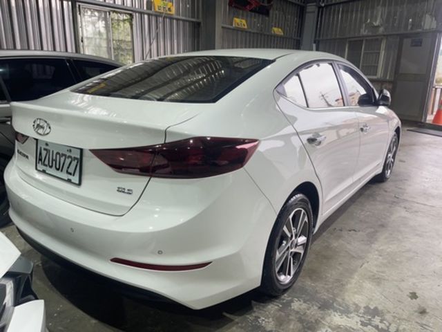 HYUNDAI現代 ELANTRA  第2張相片