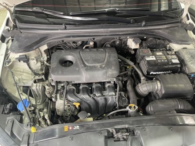 HYUNDAI現代 ELANTRA  第6張相片