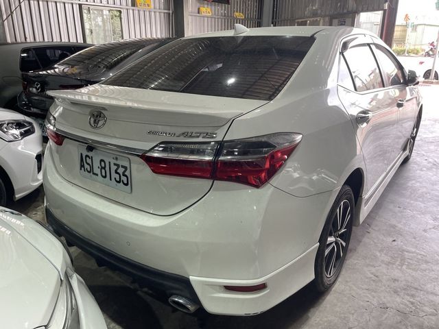 TOYOTA豐田 ALTIS  第2張相片
