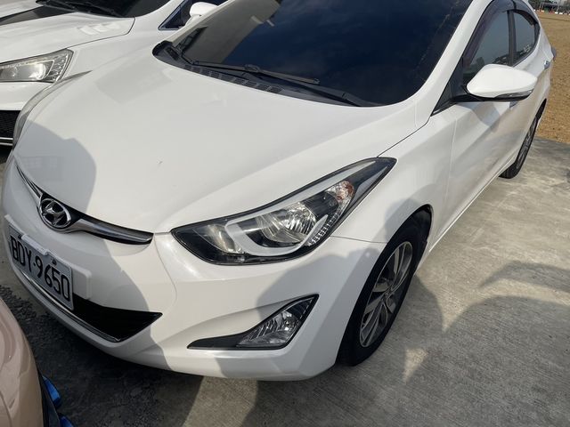 HYUNDAI現代 ELANTRA  第1張相片