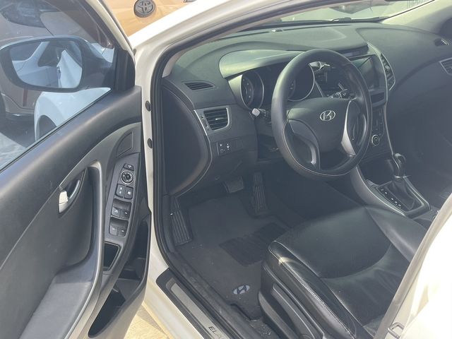 HYUNDAI現代 ELANTRA  第5張相片