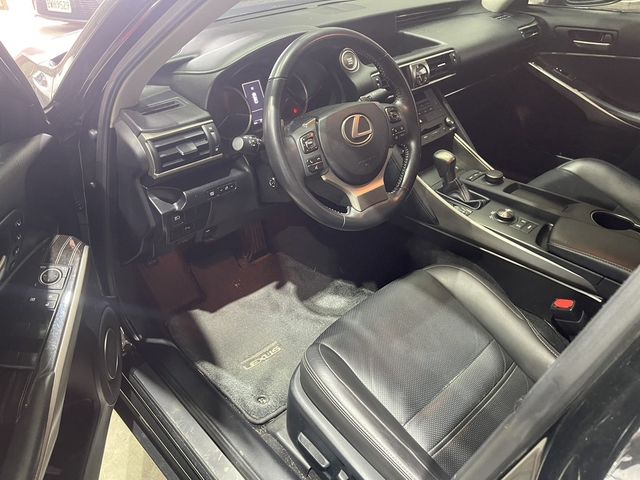 LEXUS凌志 IS 300  第9張相片