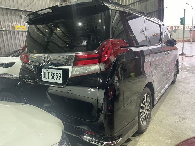 TOYOTA豐田 ALPHARD  第2張相片