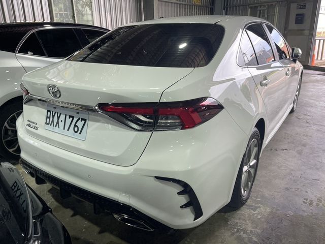 TOYOTA豐田 ALTIS  第2張相片