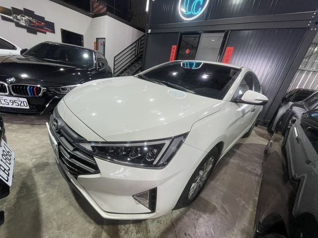 HYUNDAI現代 ELANTRA  第1張相片