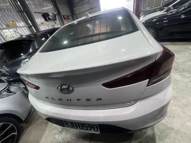 HYUNDAI現代 ELANTRA  第4張相片