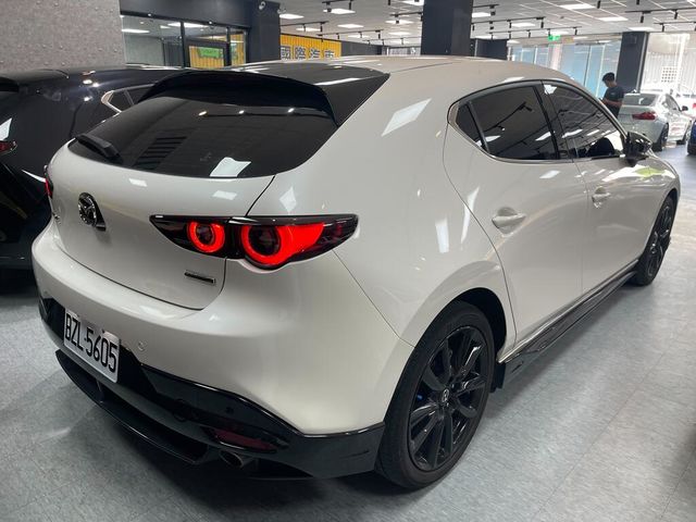 MAZDA馬自達 MAZDA 3  第2張相片