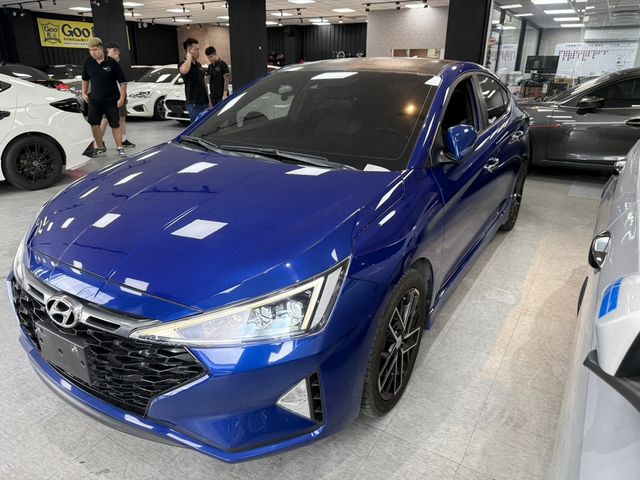 HYUNDAI現代 ELANTRA  第1張相片