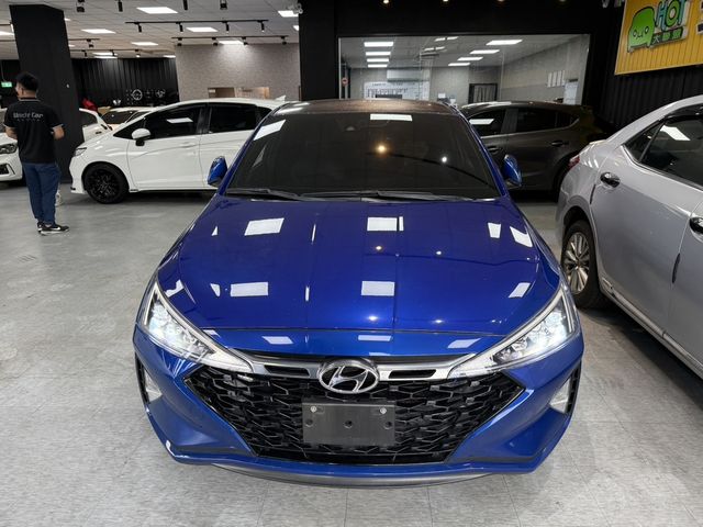 HYUNDAI現代 ELANTRA  第3張相片