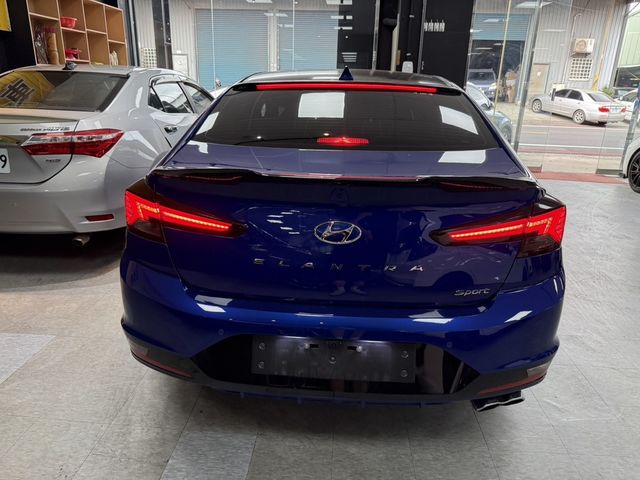 HYUNDAI現代 ELANTRA  第4張相片
