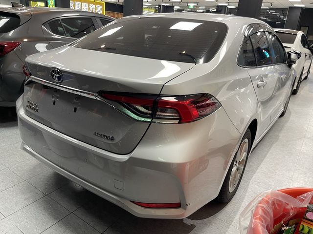 TOYOTA豐田 COROLLA ALTIS HYBRID  第2張相片