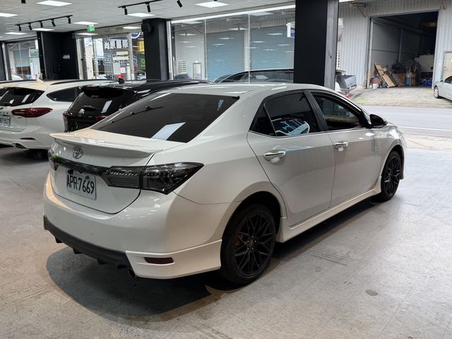 TOYOTA豐田 ALTIS  第2張相片