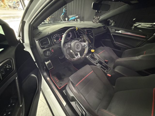 VOLKSWAGEN福斯 GOLF GTI  第6張相片