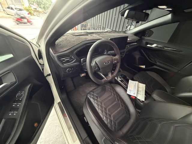 FORD福特 FOCUS WAGON  第5張相片