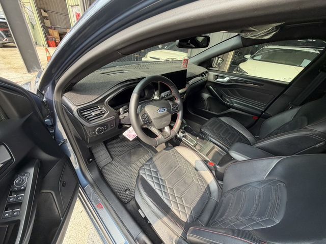 FORD福特 FOCUS WAGON  第5張相片