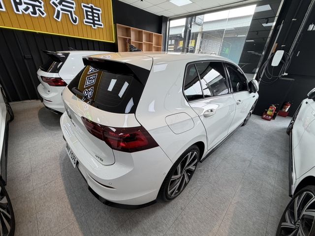 VOLKSWAGEN福斯 GOLF  第2張相片