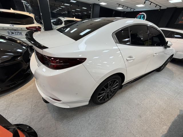 MAZDA馬自達 MAZDA 3  第2張相片
