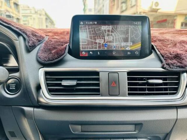 MAZDA馬自達 MAZDA 3  第8張相片