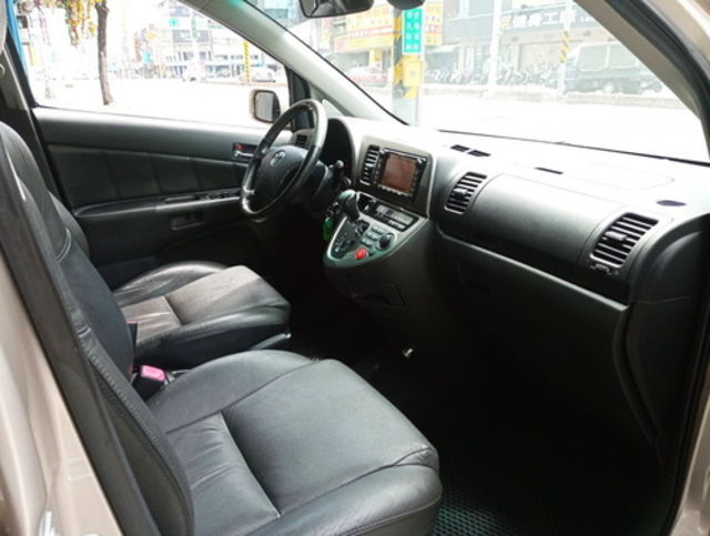 TOYOTA豐田 WISH  第7張相片