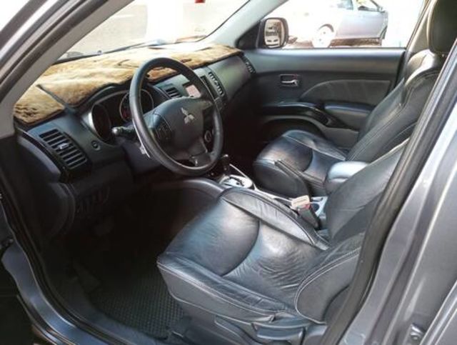 MITSUBISHI三菱 OUTLANDER  第3張相片