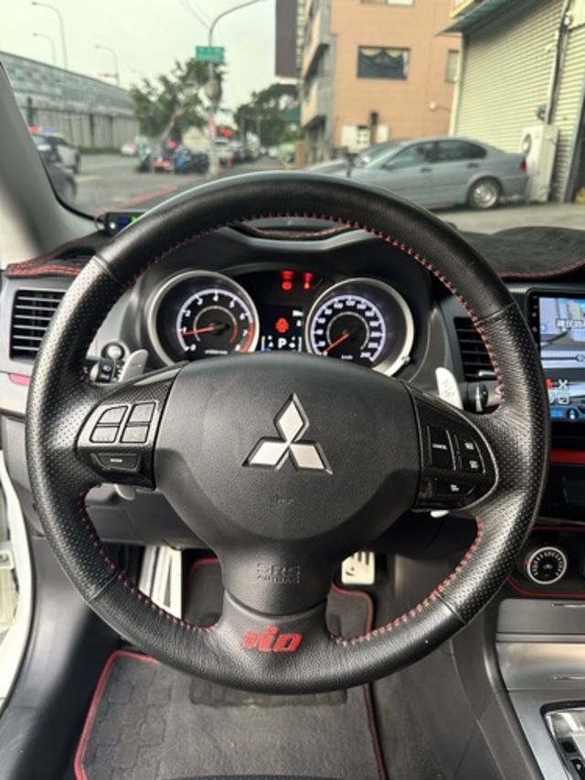 MITSUBISHI三菱 LANCER IO  第7張相片