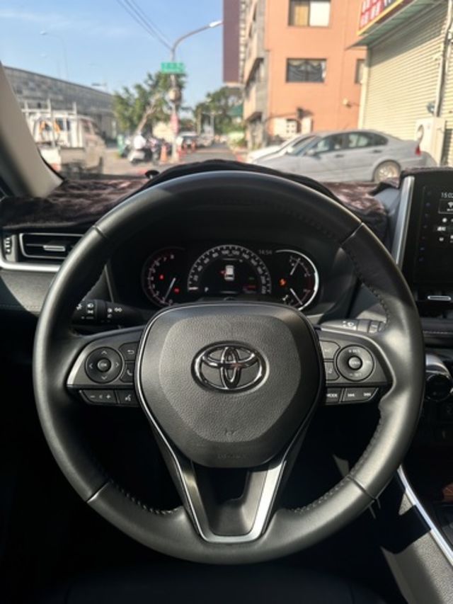 TOYOTA豐田 RAV4  第6張相片