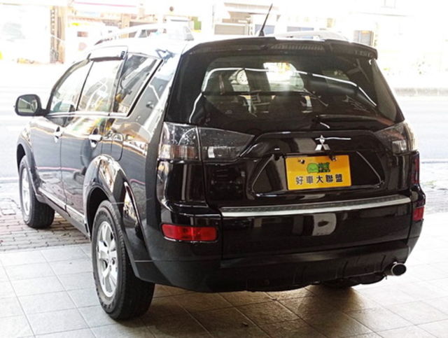 MITSUBISHI三菱 OUTLANDER  第2張相片