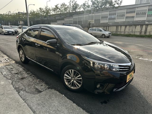TOYOTA豐田 ALTIS  第3張相片