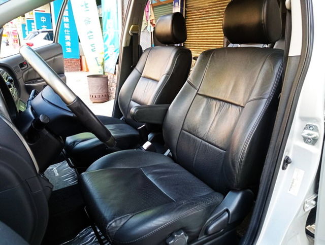 TOYOTA豐田 WISH  第3張相片