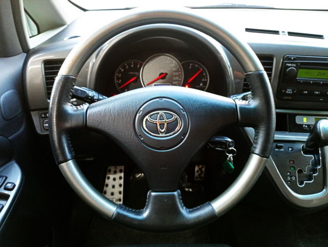 TOYOTA豐田 WISH  第9張相片