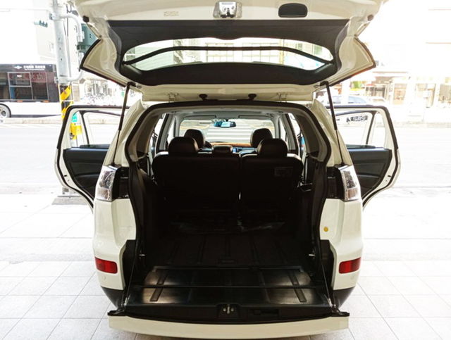 MITSUBISHI三菱 OUTLANDER  第5張相片
