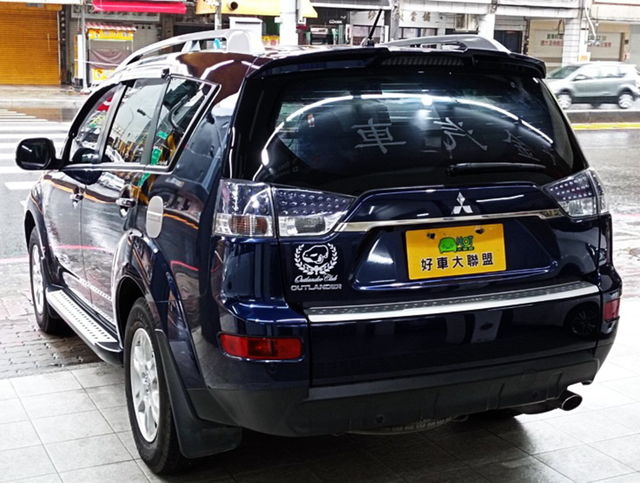 MITSUBISHI三菱 OUTLANDER  第2張相片