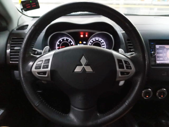 MITSUBISHI三菱 OUTLANDER  第8張相片