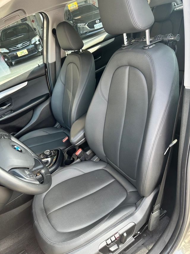BMW寶馬 218I  第8張相片