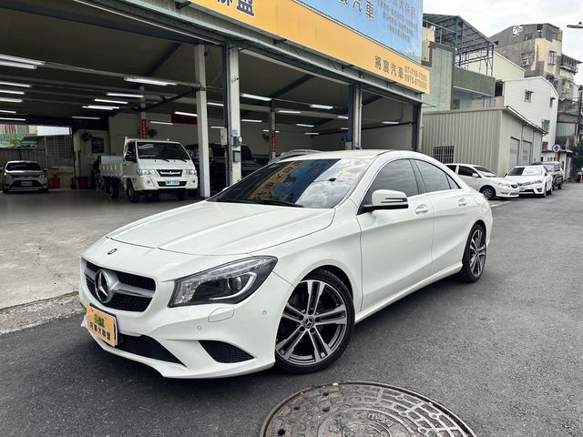 M-BENZ賓士 CLA220  第3張相片